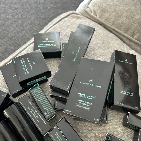 97 items Vincent Longo Assorted Cosmetics - Picture 4 of 16